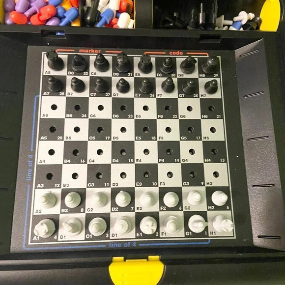 Vintage 1999 Saitek Electronic 4 in 1 Game Chess Checkers Line of 4  Top Mind - Picture 10 of 16
